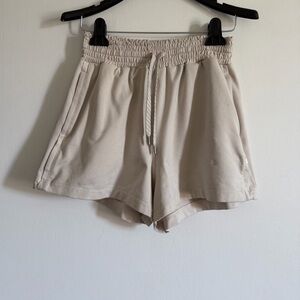 Vuori Beige Super Soft Halo Shorts size XS AS IS